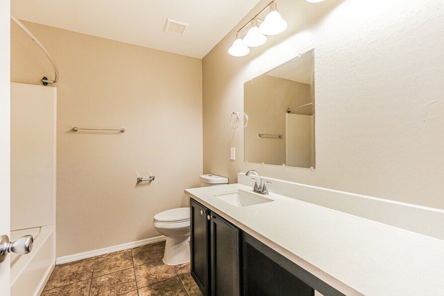 Building Photo - 1444 N 80th Dr