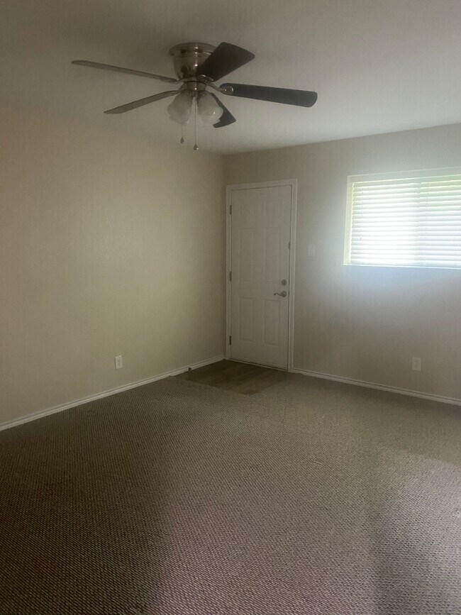 Master Bedroom - 2225 Lavern St