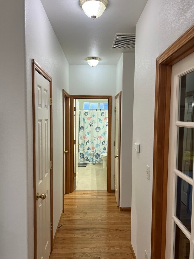 Building Photo - 4659 Bedford Ave
