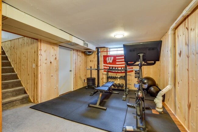Building Photo - 7227 Maywood Ave