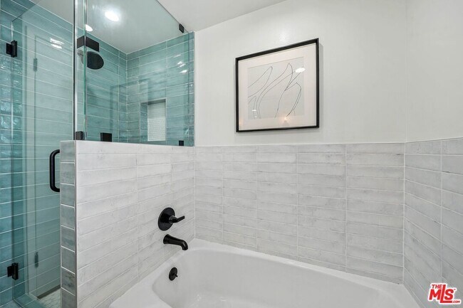 Building Photo - 9677 Charleville Blvd