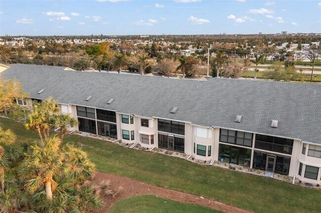 Building Photo - 12130 Kelly Greens Blvd
