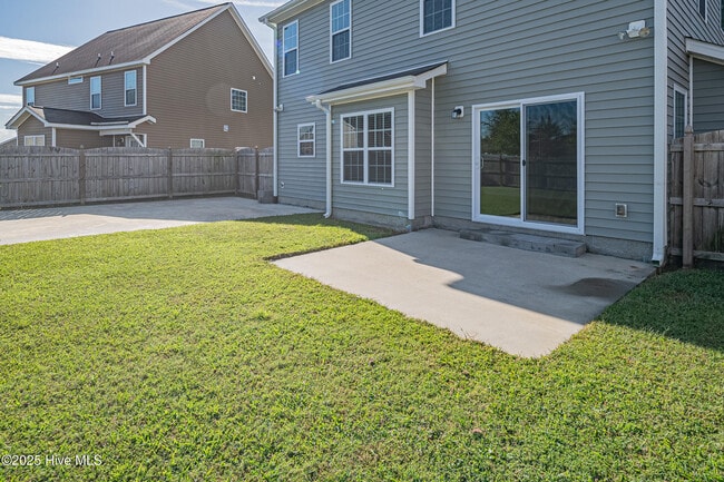 Building Photo - 808 Jade Ln
