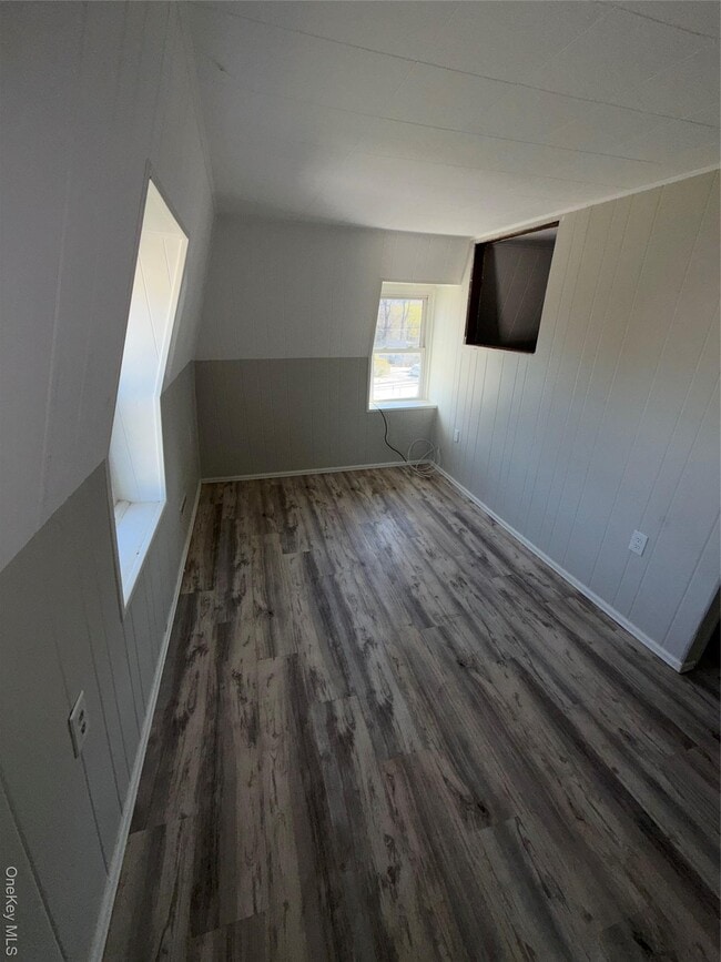 Building Photo - 80 Old Glenham Rd