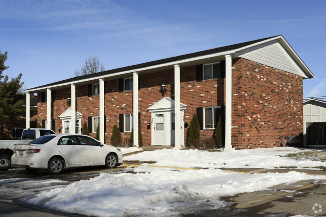 Primary Photo - South Shore Court Apartments