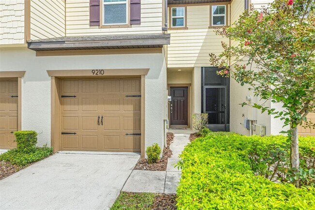 Building Photo - 9210 Hillcroft Dr