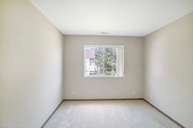 Building Photo - 951 Viewpoint Dr