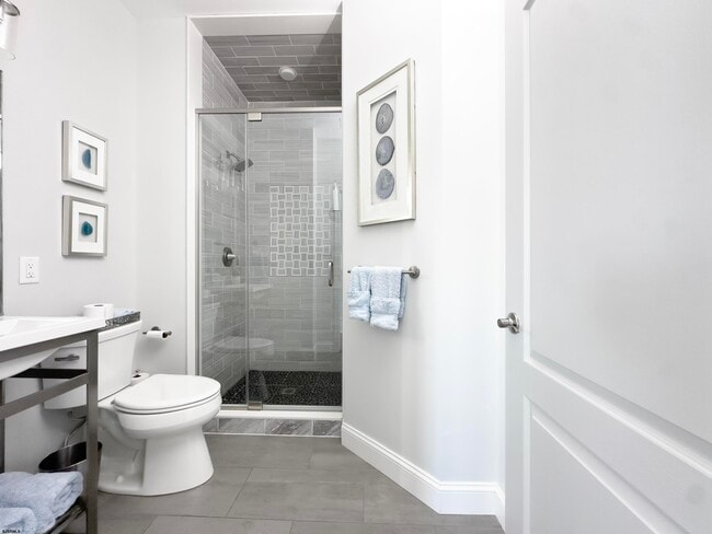 Building Photo - 9416 Amherst Ave