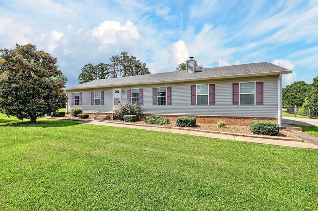 Building Photo - 2504 Angelyn Dr