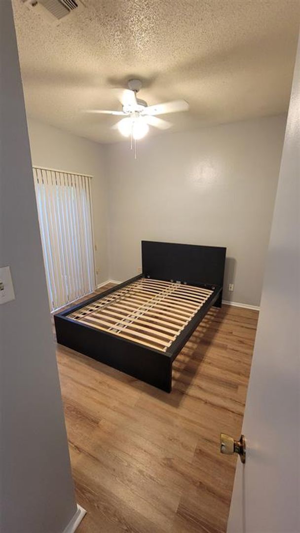 Building Photo - Fully upgraded 2bed 2bath unit