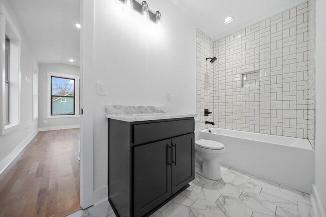 Building Photo - 1201 Stainback Ave