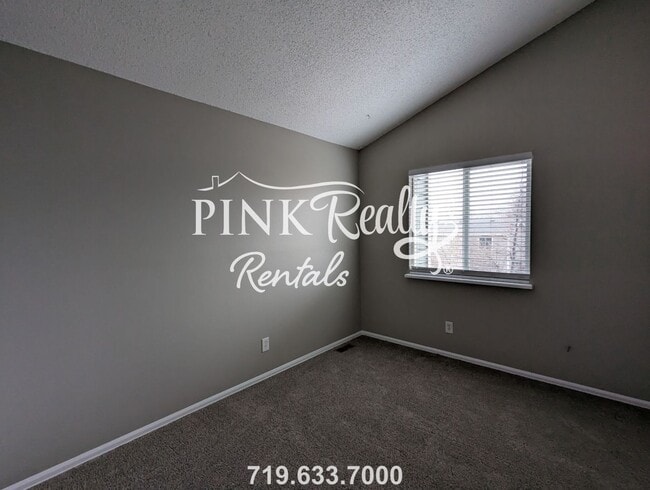 Building Photo - 3418 Foxridge Dr