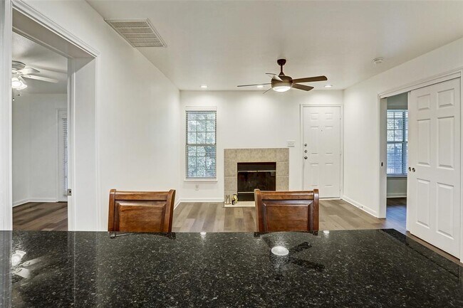 Building Photo - 7685 Northcross Dr