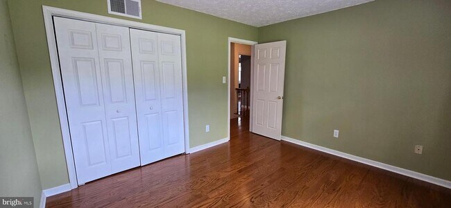 Building Photo - 1526 Palm Ct