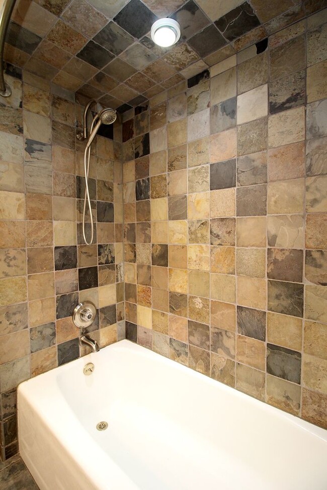 Building Photo - 2727 SE 58th Ave