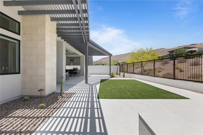 Building Photo - 10927 White Clay Dr