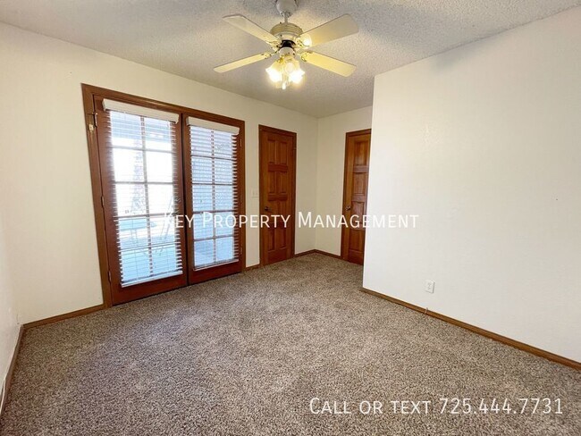 Building Photo - TWO STORY 4 BEDROOM WITH POOL NEAR SPRING ...