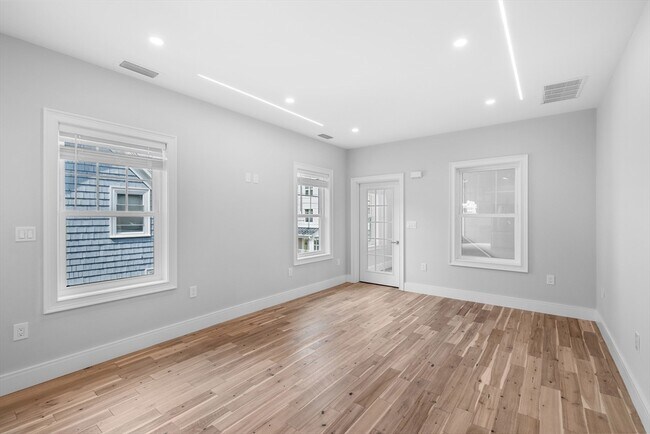 Building Photo - 30 Pitman Rd
