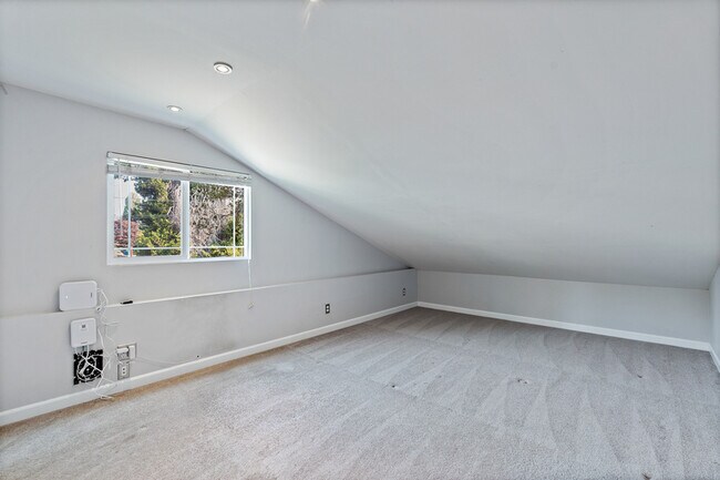 Building Photo - 4801 45th Ave S