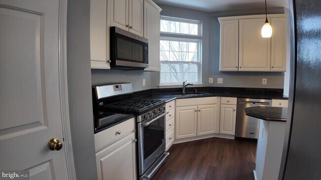 Building Photo - 12405 Milestone Manor Ln