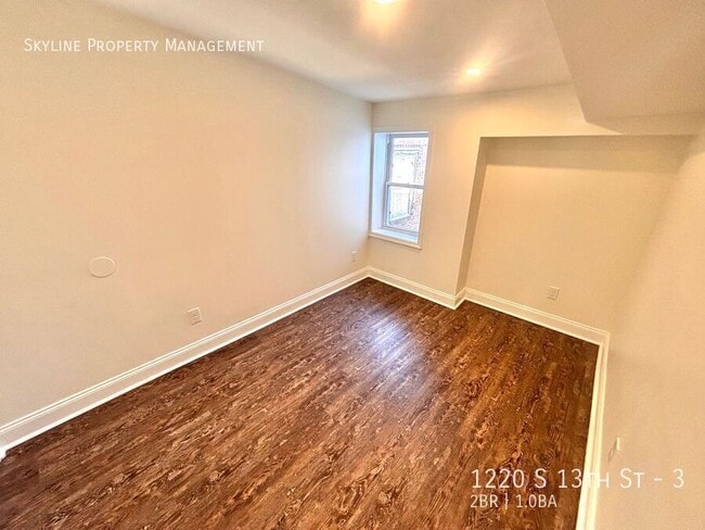 Building Photo - 1220 S 13th St