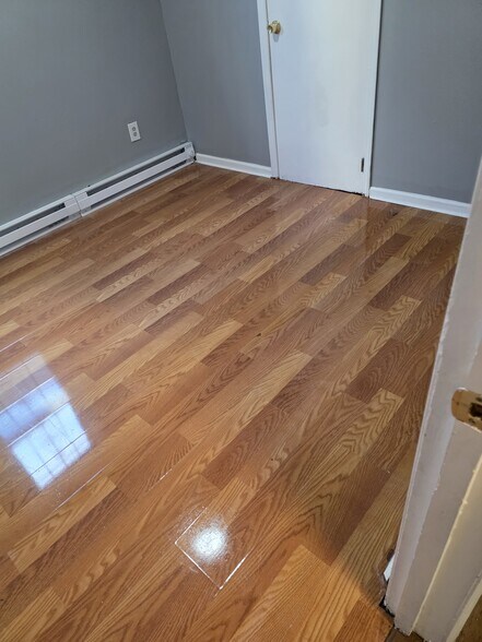 Building Photo - 706 Grove St