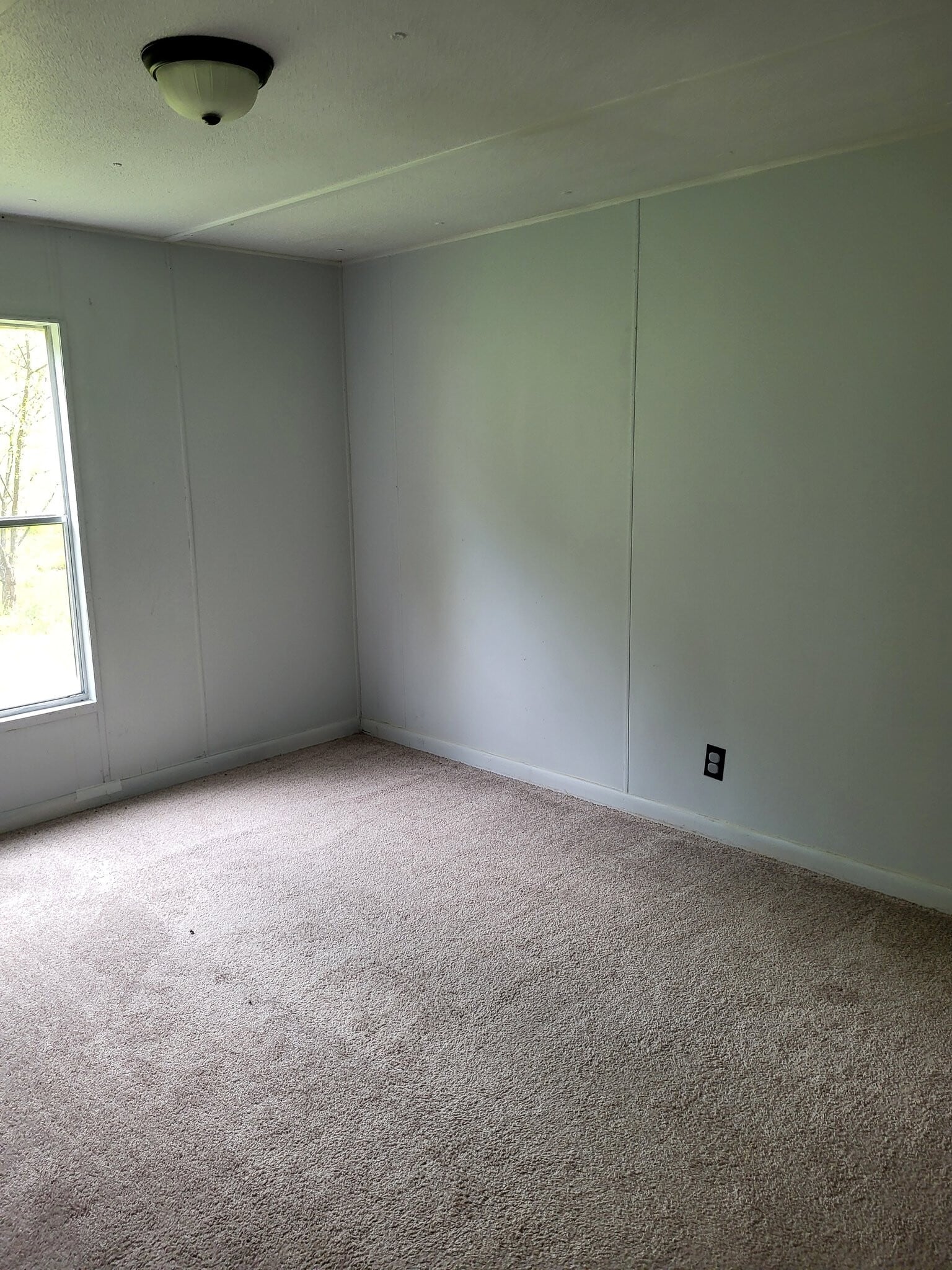 Building Photo - 196 Phoenix Dr