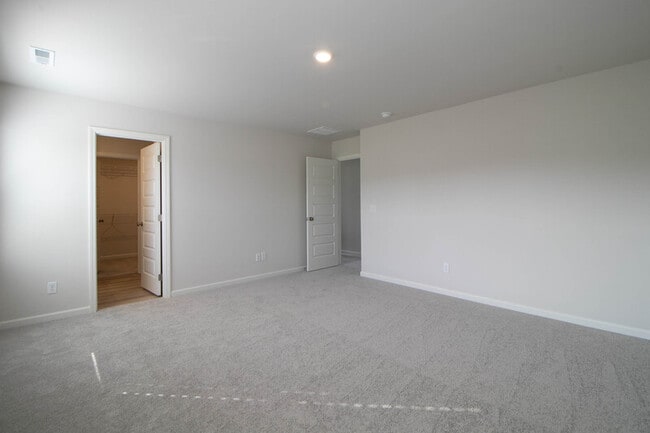 Building Photo - 1247 Ross Farms Blvd
