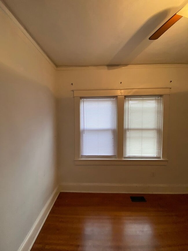 Building Photo - Inviting Home Near ODU