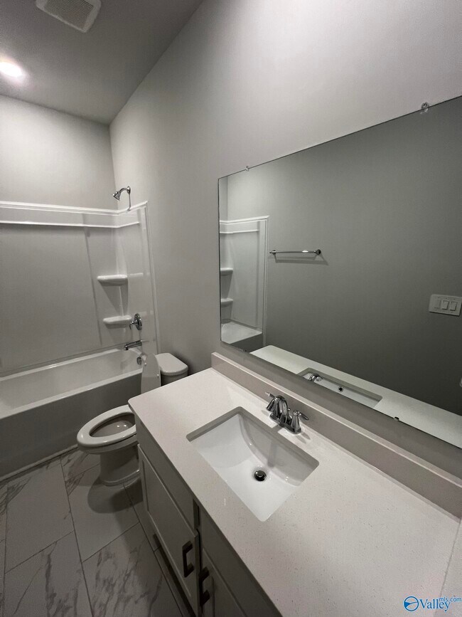 Building Photo - 159 Little Britain St