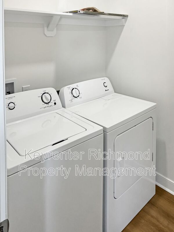 Building Photo - 518 E Read St