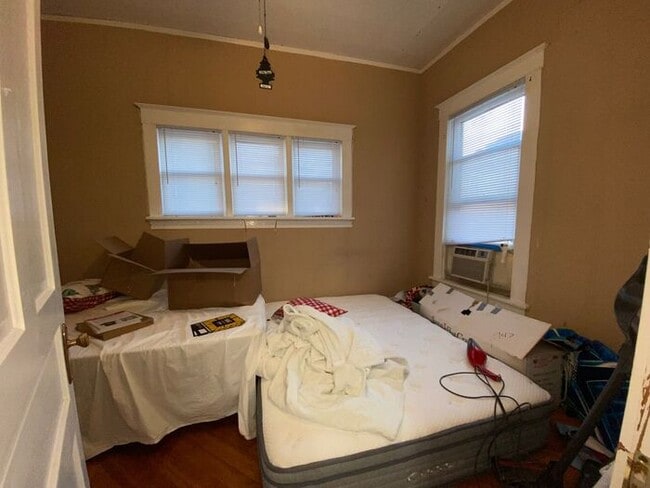 Building Photo - $6,000 | 8 Bedroom, 4 Bathroom Multi Floor...