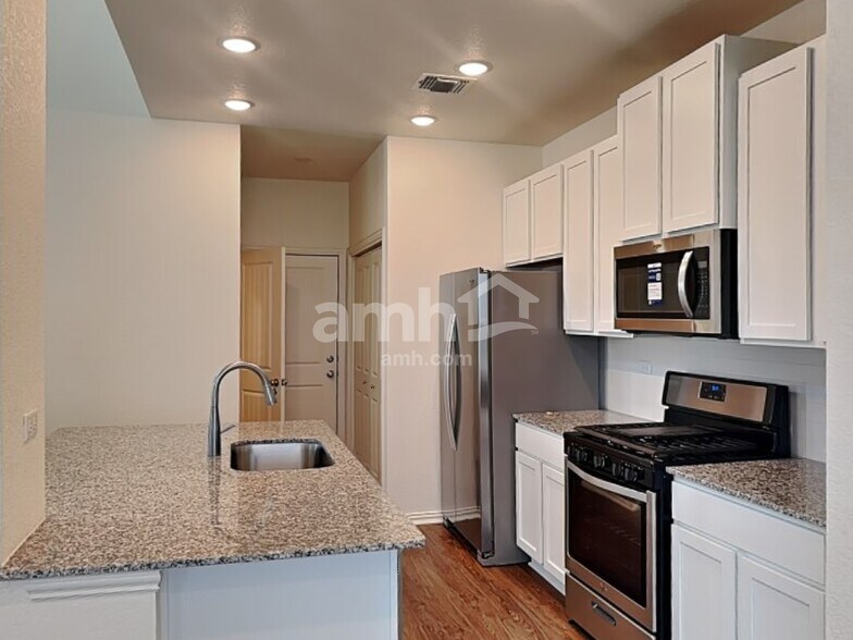 Building Photo - 2708 Geronimo Creek