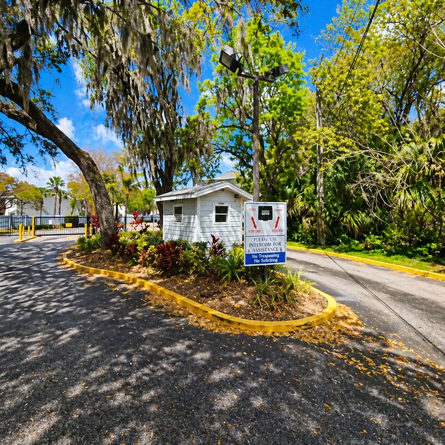 Building Photo - 7141 E Bank Dr