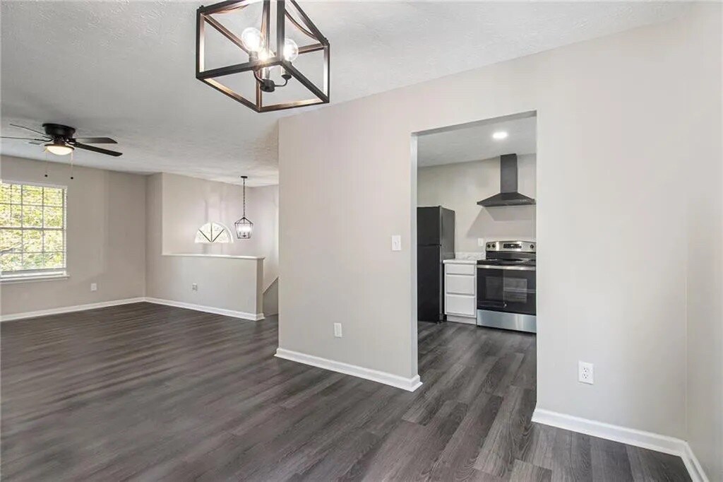 Building Photo - Room in Single Family Home on Newberry Trail