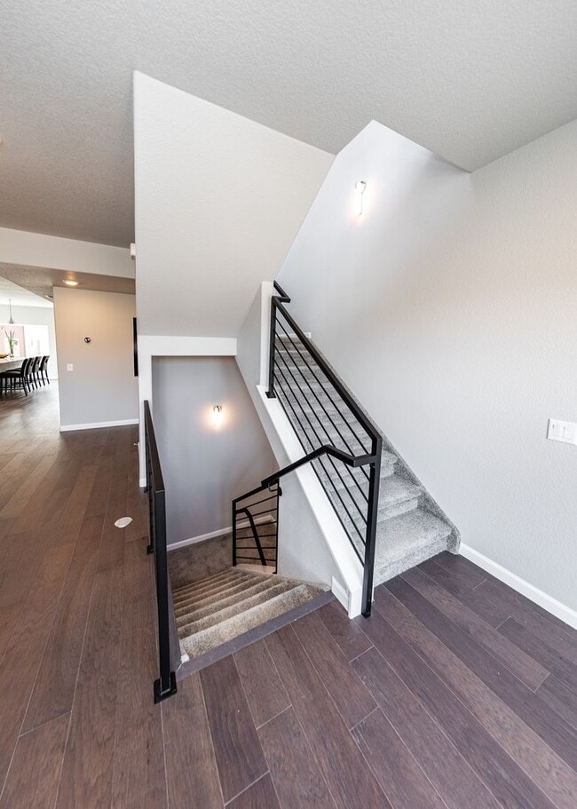 Building Photo - Luxury Executive Westside Townhouse with E...