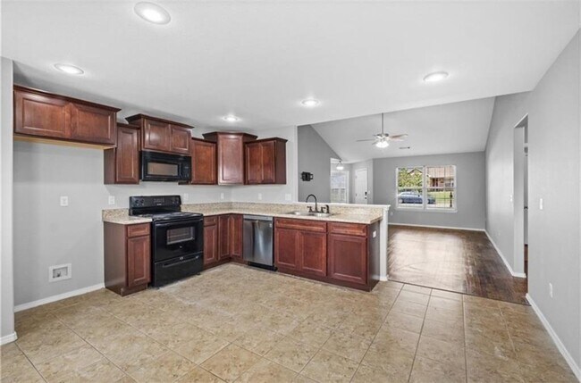 Building Photo - 611 Lasso Ln