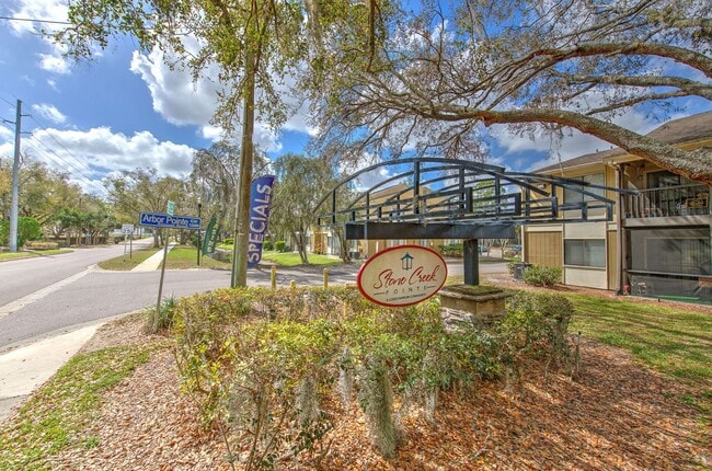 Building Photo - Nice and spacious condo on the 3rd with washer and dryer, near USF and I-75