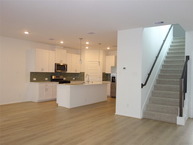 Building Photo - 620 Sand Dollar Dr