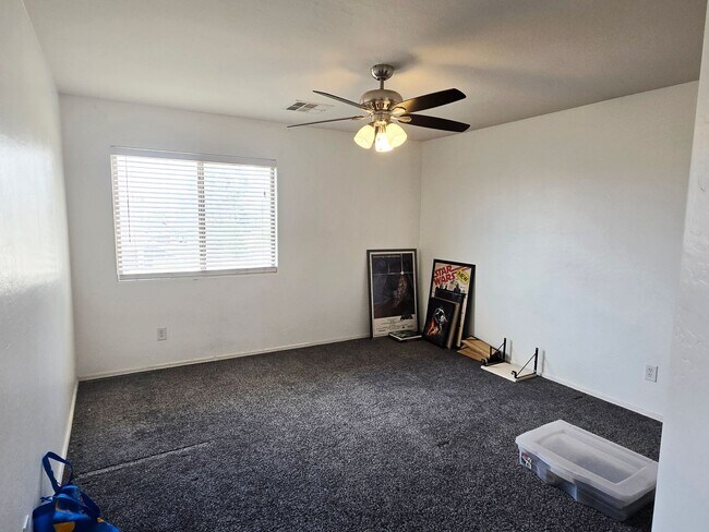 Building Photo - 2 story 3-bed, 2-bath home in San Tan Valley!