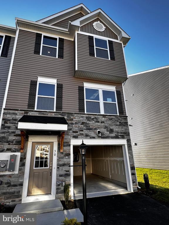 Building Photo - 30 Trotting Rd