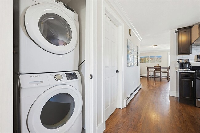 Building Photo - 48 Calumet St