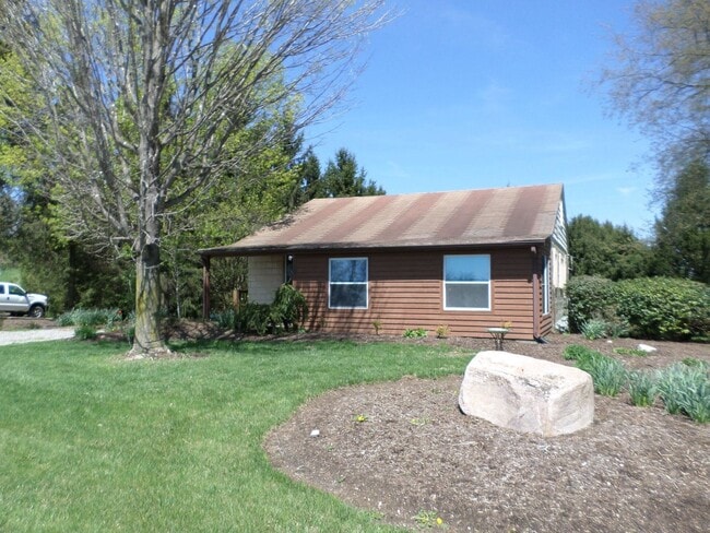 Building Photo - 1806 Brooksfield Rd