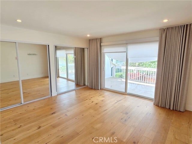 Building Photo - 20 Senisa