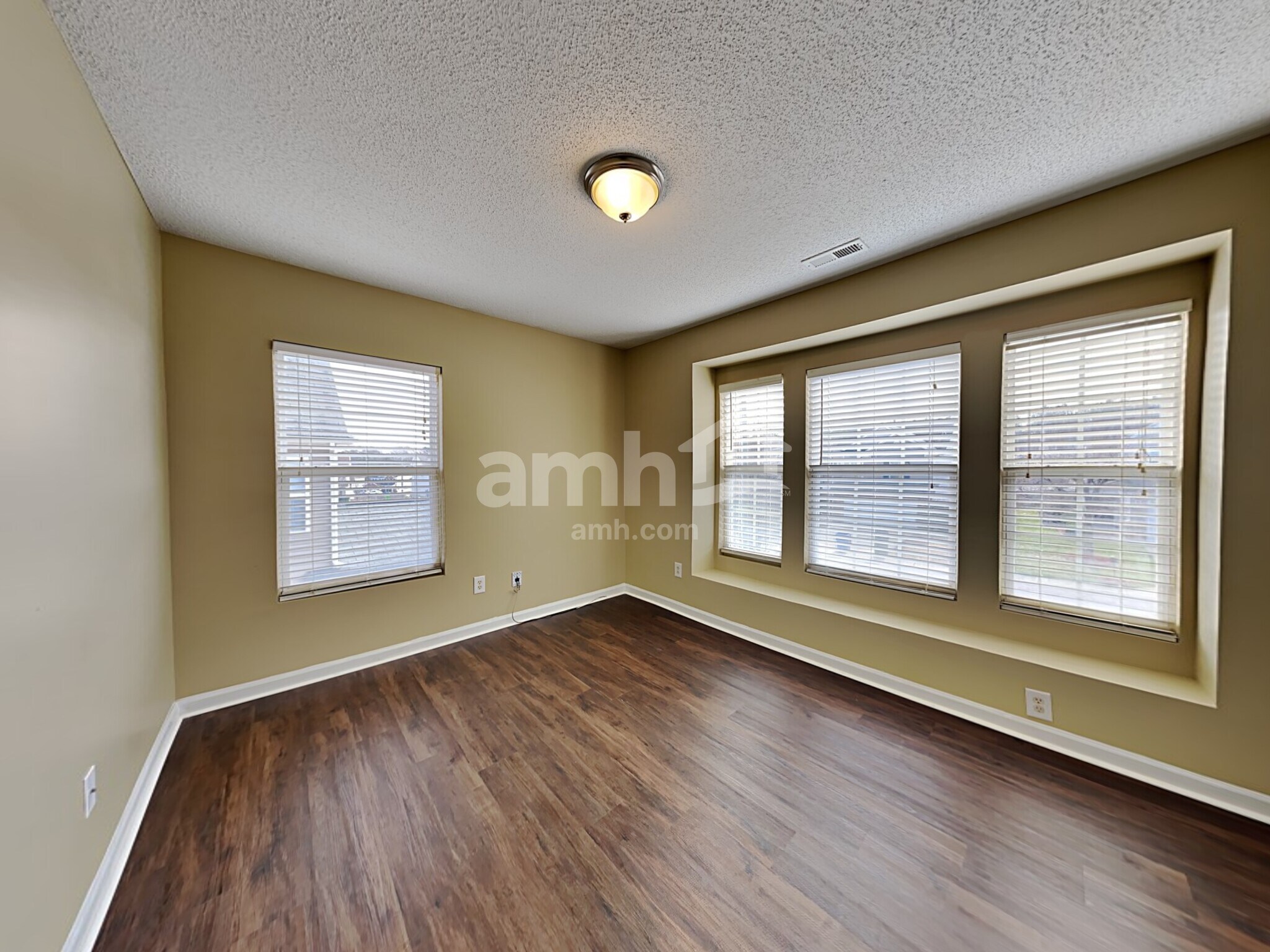 Building Photo - 3779 Marshlane Way