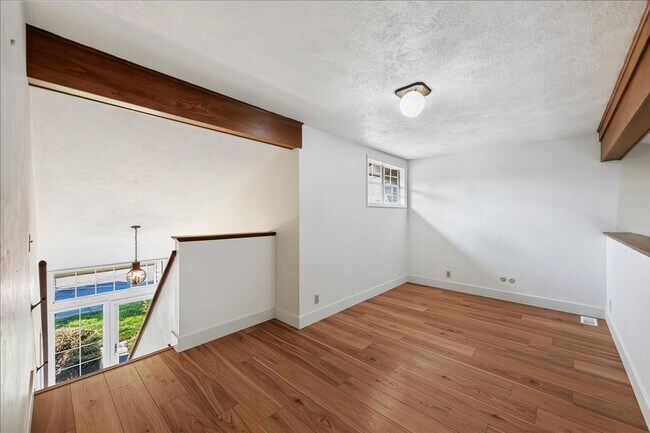 Building Photo - Charming SE Boise Townhome Near the Greenbelt
