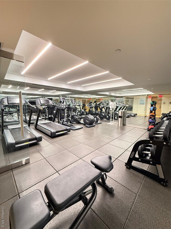 Building Photo - 138-35 39th Ave