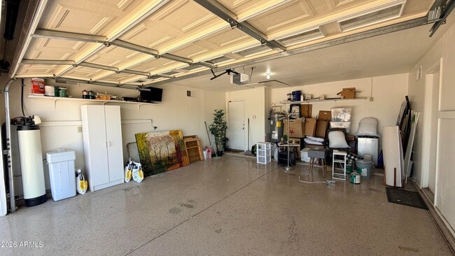 Building Photo - 2303 S Cottonwood Dr