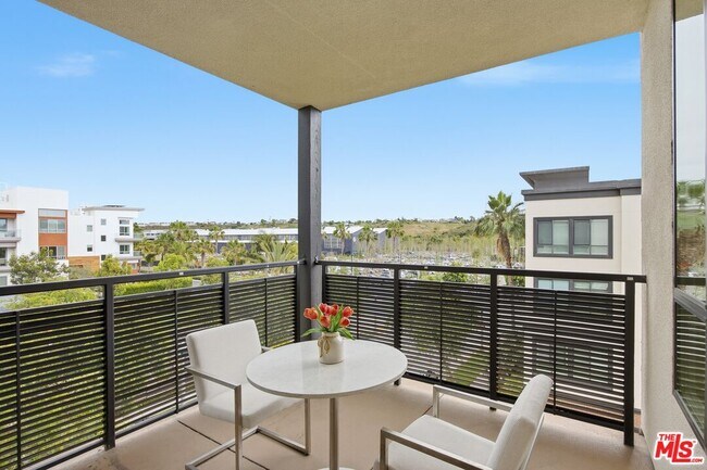 Building Photo - 12510 W Fielding Circle