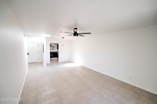 Building Photo - 5144 N Avenida Primera